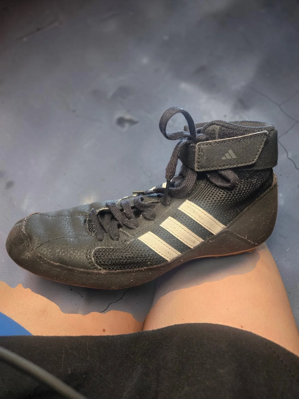 Adidas Men's Wrestling Shoes with White Stripes Size 5 1/2